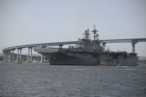 Testy przeciwlotnicze USS America