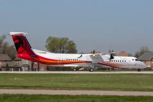 Pierwszy Dash 8-400 dla TAAG