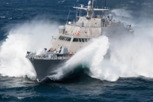 USS Milwaukee w linii