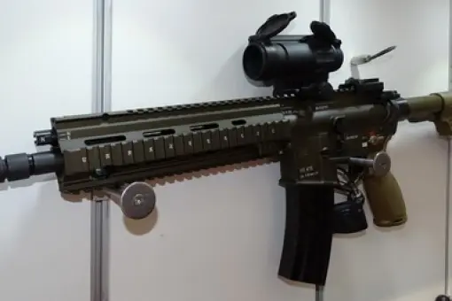 HK416 wygrał we Francji?