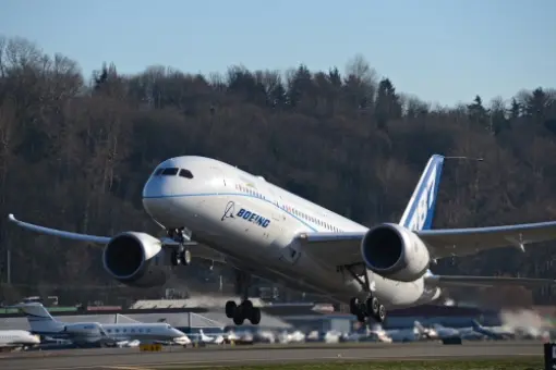 Dreamliner lata na biopaliwie