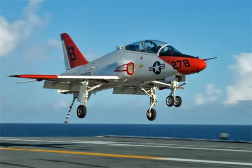 Przetarg na system szkolenia pilotów US Navy