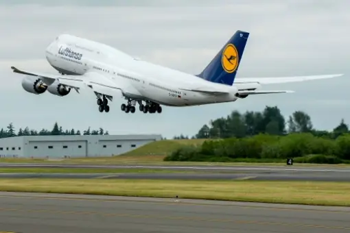 1500. Boeing 747