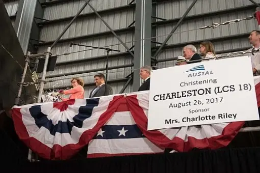 Chrzest USS Charleston