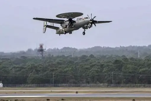 Pierwszy E-2D dla Japonii