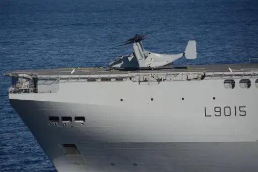 V-22 mogą operować z Mistrali