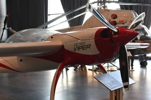 Odrestaurowany Acro Viper w MLP