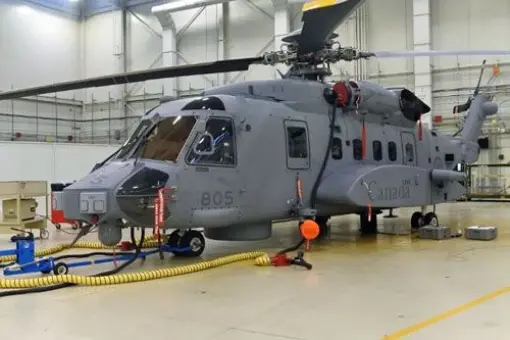 Pęknięcia w CH-148 Cyclone