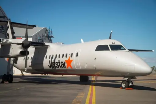 Pierwszy Q300 w barwach Jetstar 