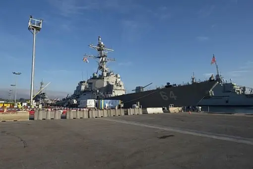 USS Carney znowu w Rocie
