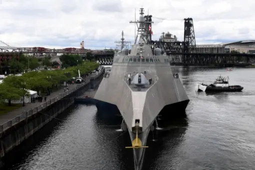 USS Manchester po testach odbiorczych