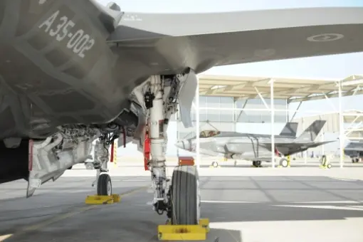 Australijski F-35A zrzuca GBU-12
