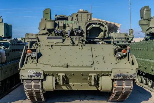US Army odbiera Bradleye z asop