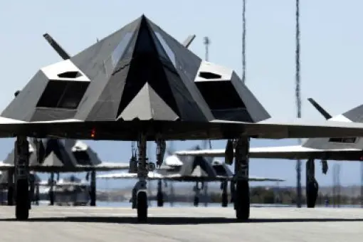 Pożegnanie F-117A