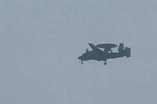 KJ-600 oblatany