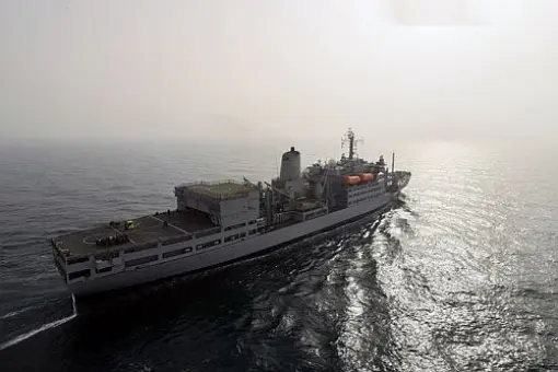RFA Fort Rosalie odłącza się od CSG 9