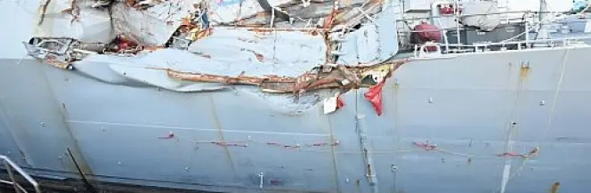 Przygotowania do naprawy USS Fitzgerald