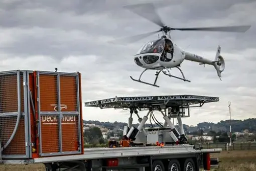 Lądowanie VSR700 na ruchomej platformie