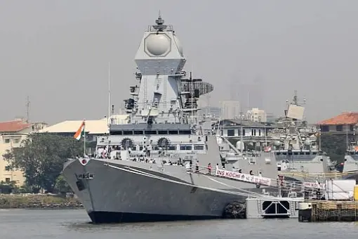 INS Chennai w linii