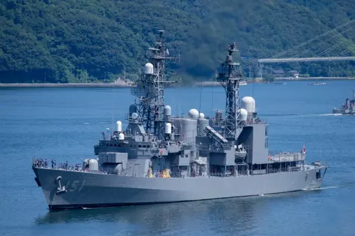 Japonia wycofuje niszczyciel Asagiri