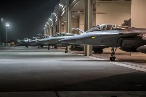 Nocne loty Rafale nad ZEA