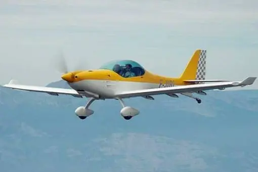 Rozpoczęcie sprzedaży Cirrus SRS