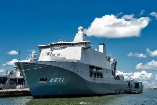 Karel Doorman przekazany