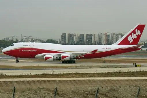 747 Supertanker uziemiony