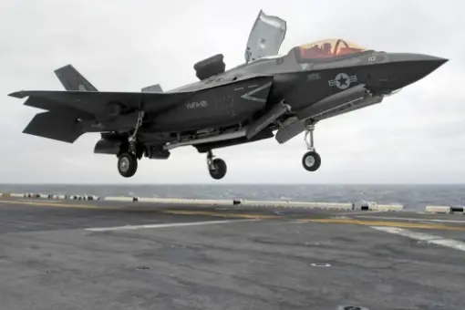 VMFA-121 na pokładzie USS Wasp