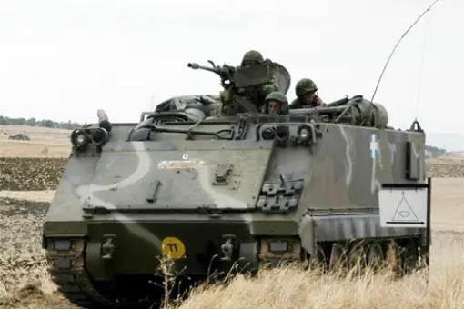 M113A2 dotarły do Grecji