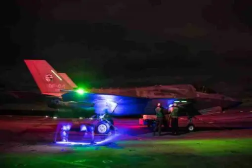 Nocne loty F-35B z HMS Queen Elizabeth