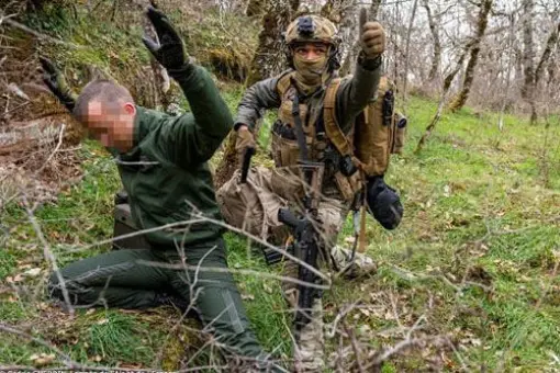 Francja szkoli lotników ukraińskich