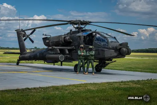 Pierwszy lot AH-64D z polskim instruktorem
