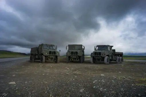 Trzyletni kontrakt na FMTV A2