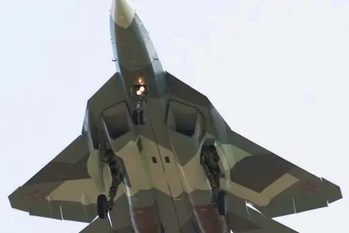 Lot PAK FA z Żukowskiego