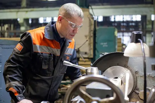 Redukcja zatrudnienia w UWZ