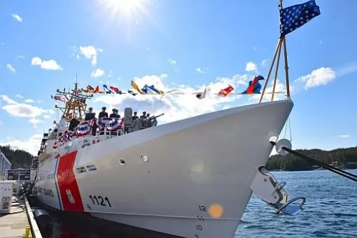 USCGC John McCormic w linii