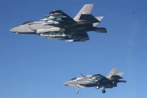 Włoskie F-35 z uzbrojeniem