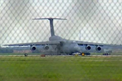 C-5M znowu złamał podwozie