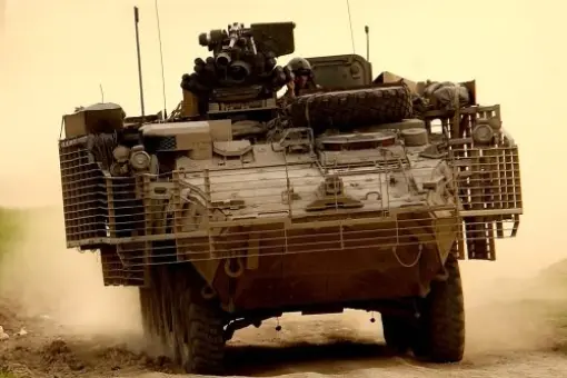 Transportery VAB z norweskimi modułami uzbrojenia