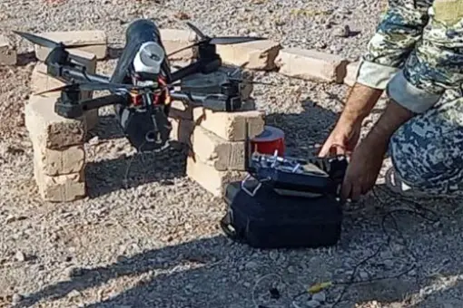 Irański bsl FPV sterowany światłowodowo