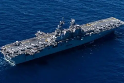US Navy przetestuje lekki lotniskowiec
