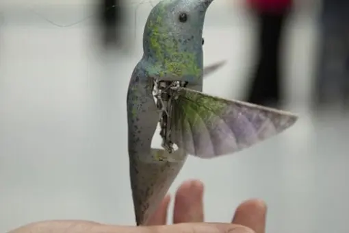 Mikro-ornitopter AeroVironment