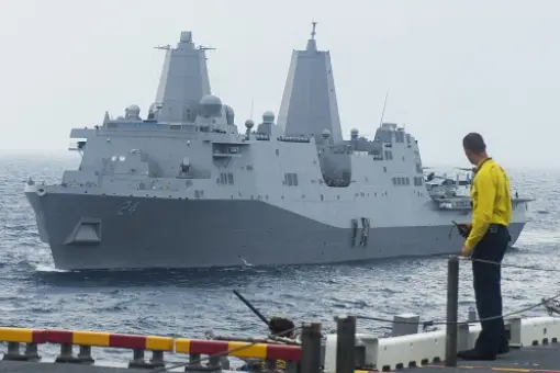 Udany debiut USS Arlington